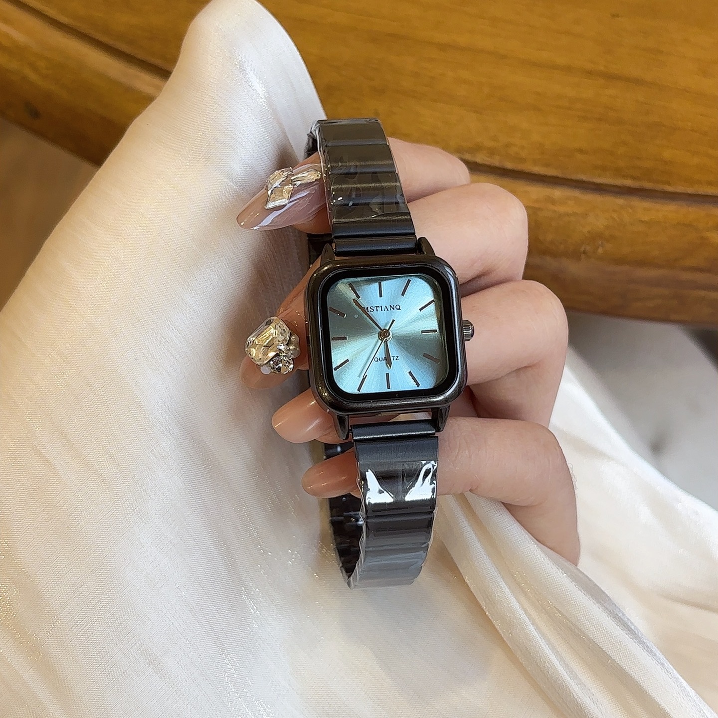 Hot Sale Brand Black Watch for - Luxury Watch Index 评论和价格