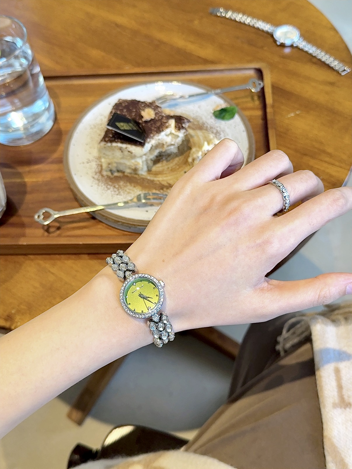 High-end women's watches with  - Luxury Watch Makes 评论和价格