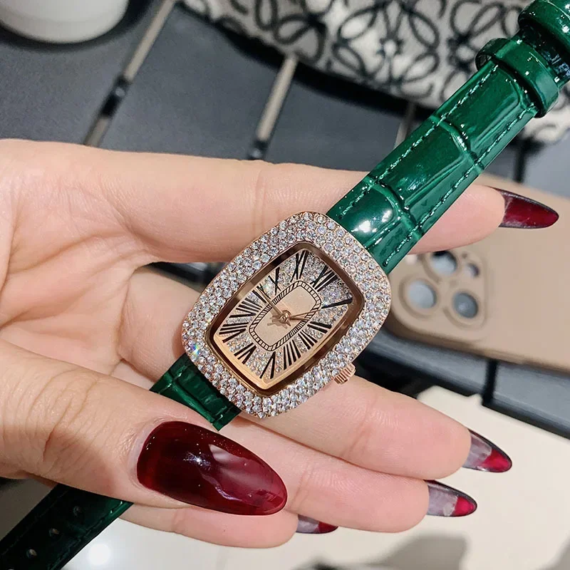 Trendy and fashionable women's - Luxury Watch Diamond 评论和价格