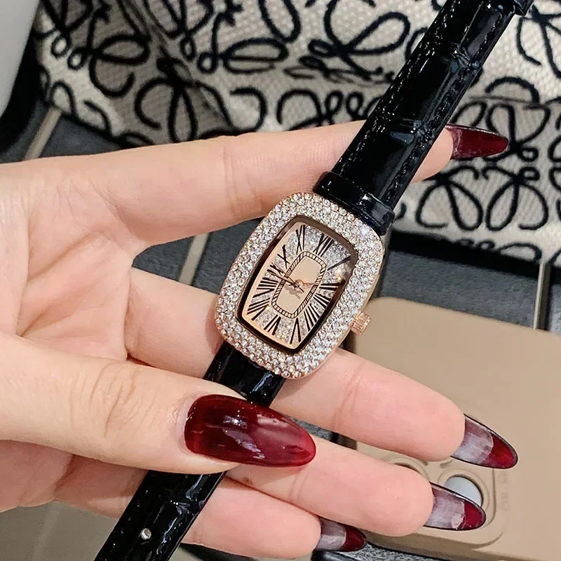 Trendy and fashionable women's - Luxury Watch Diamond 评论和价格